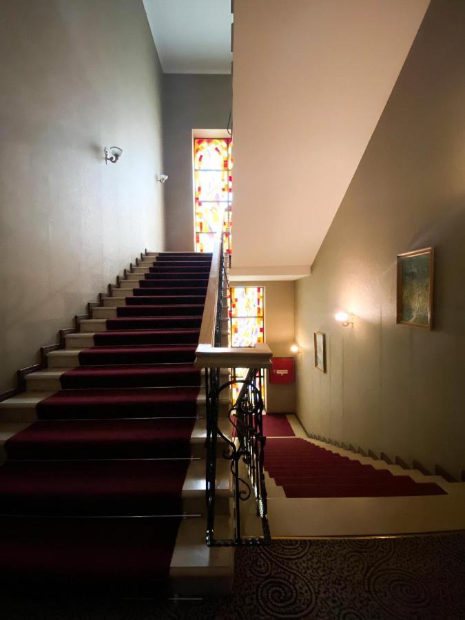 Hotel Empire クタイシ エクステリア 写真